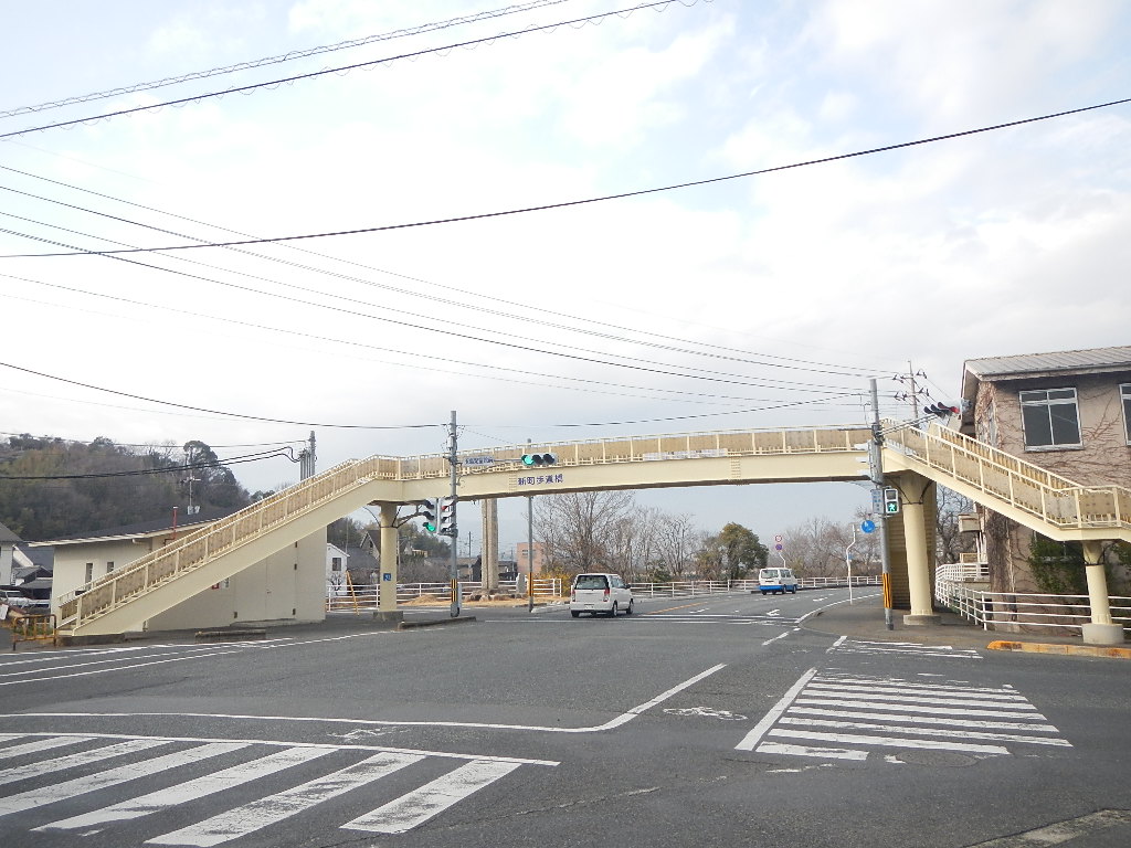 横断歩道橋再塗装の画像