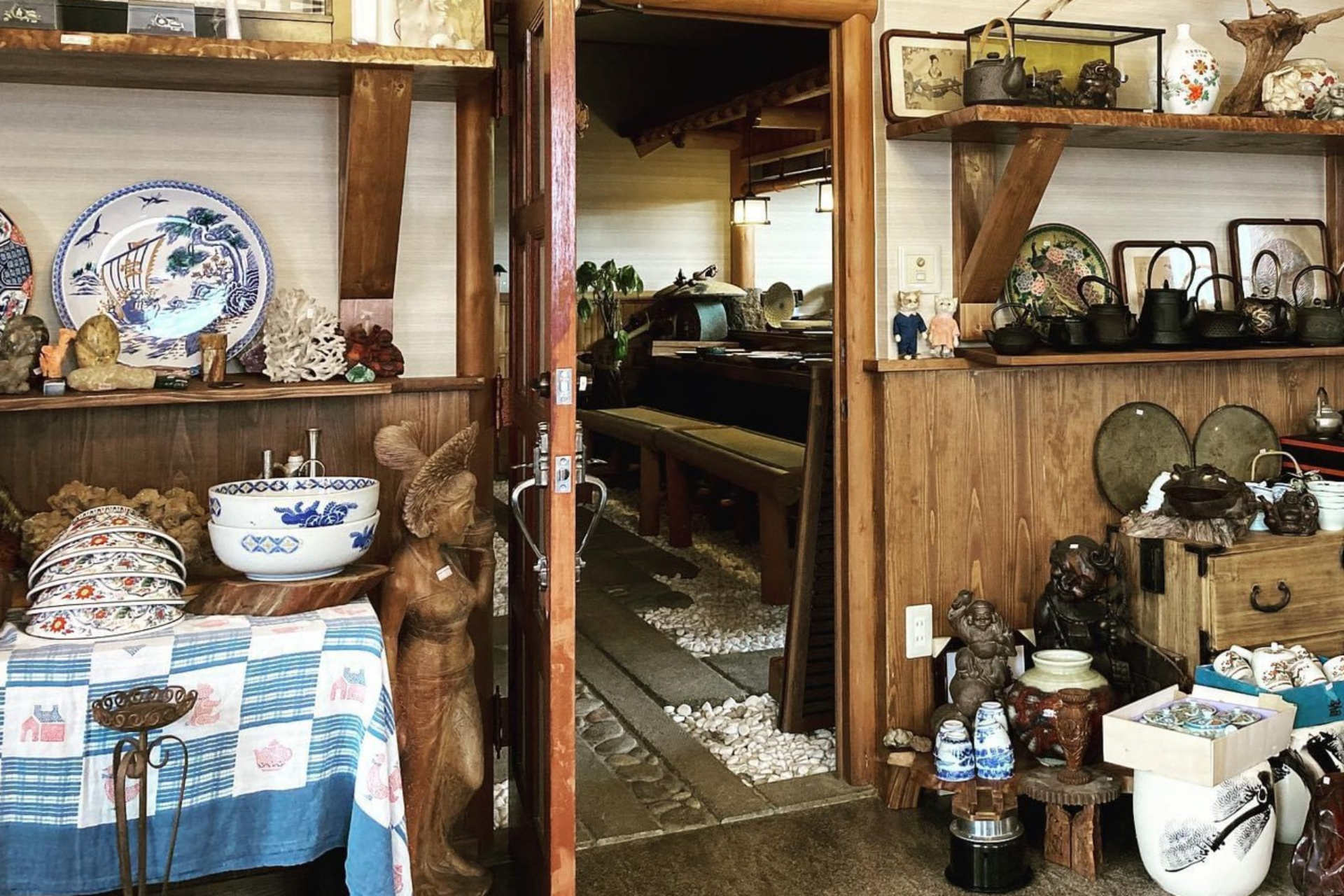 古美術商華・骨董カフェ | 小さな工事から公共・民間工事まで｜有限